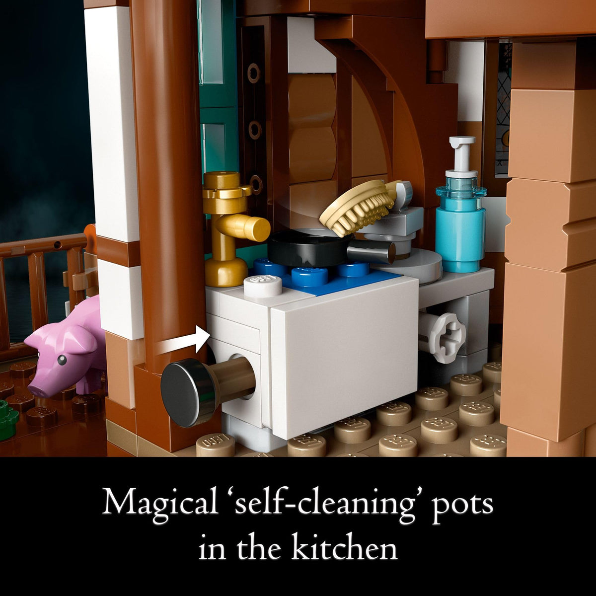 Harry Potter The Burrow Building Set with 10 Minifigures Q37949